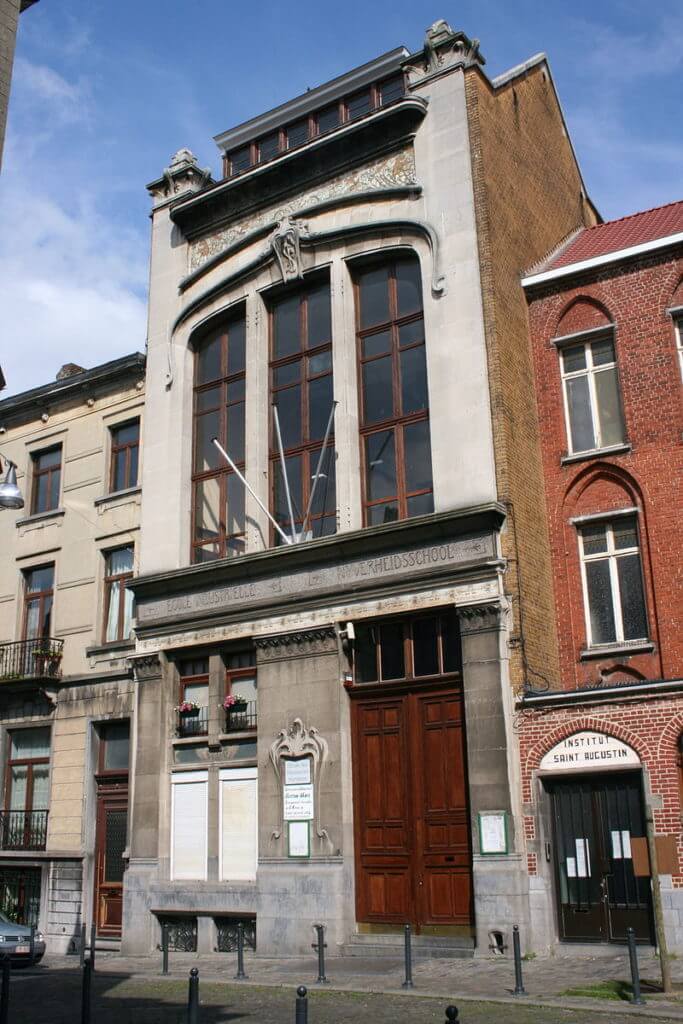 800px-Schaerbeek_30_rue_de_la_Ruche_01